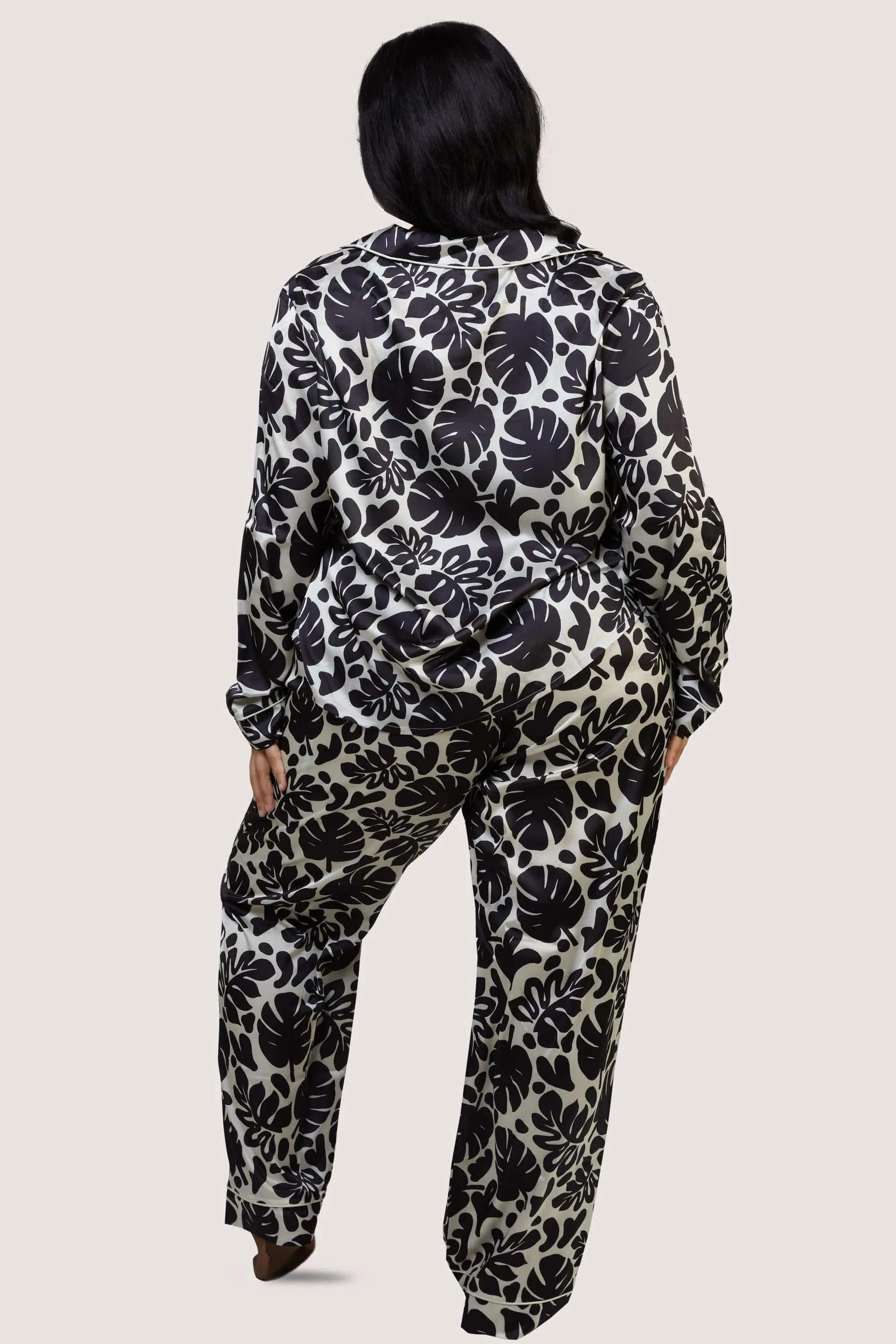 Black and White Abstract Leaf Long Sleeve Pyjama Set