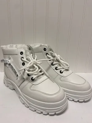 Boots Snow By Clothes Mentor  Size: 8.5