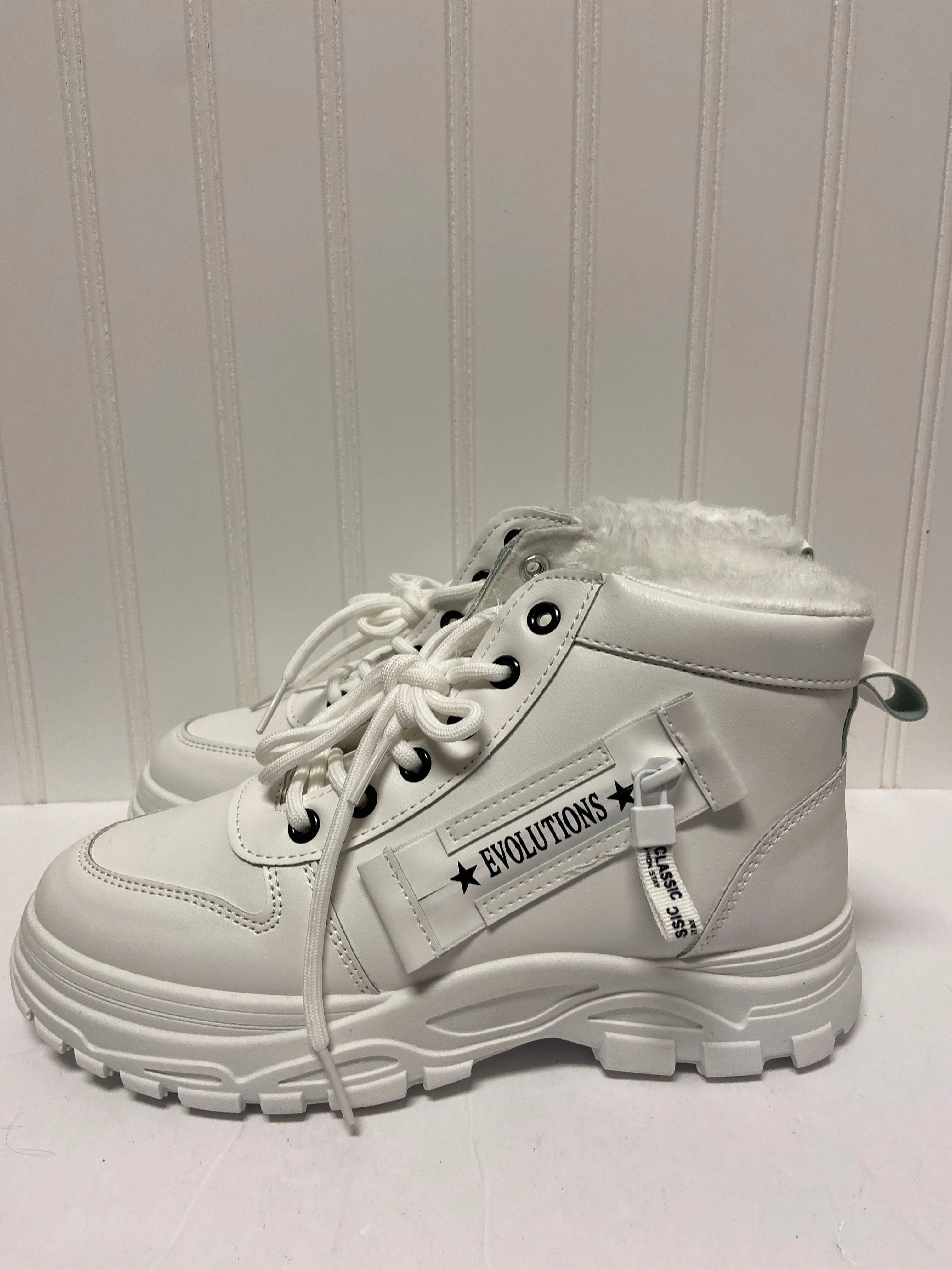 Boots Snow By Clothes Mentor  Size: 8.5