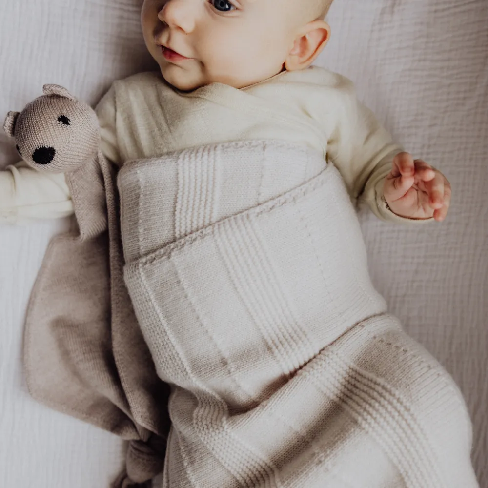 Hvid x Zoen Voor Gust - Cuddly teddy tokki - 100% Merino wool - Sesame