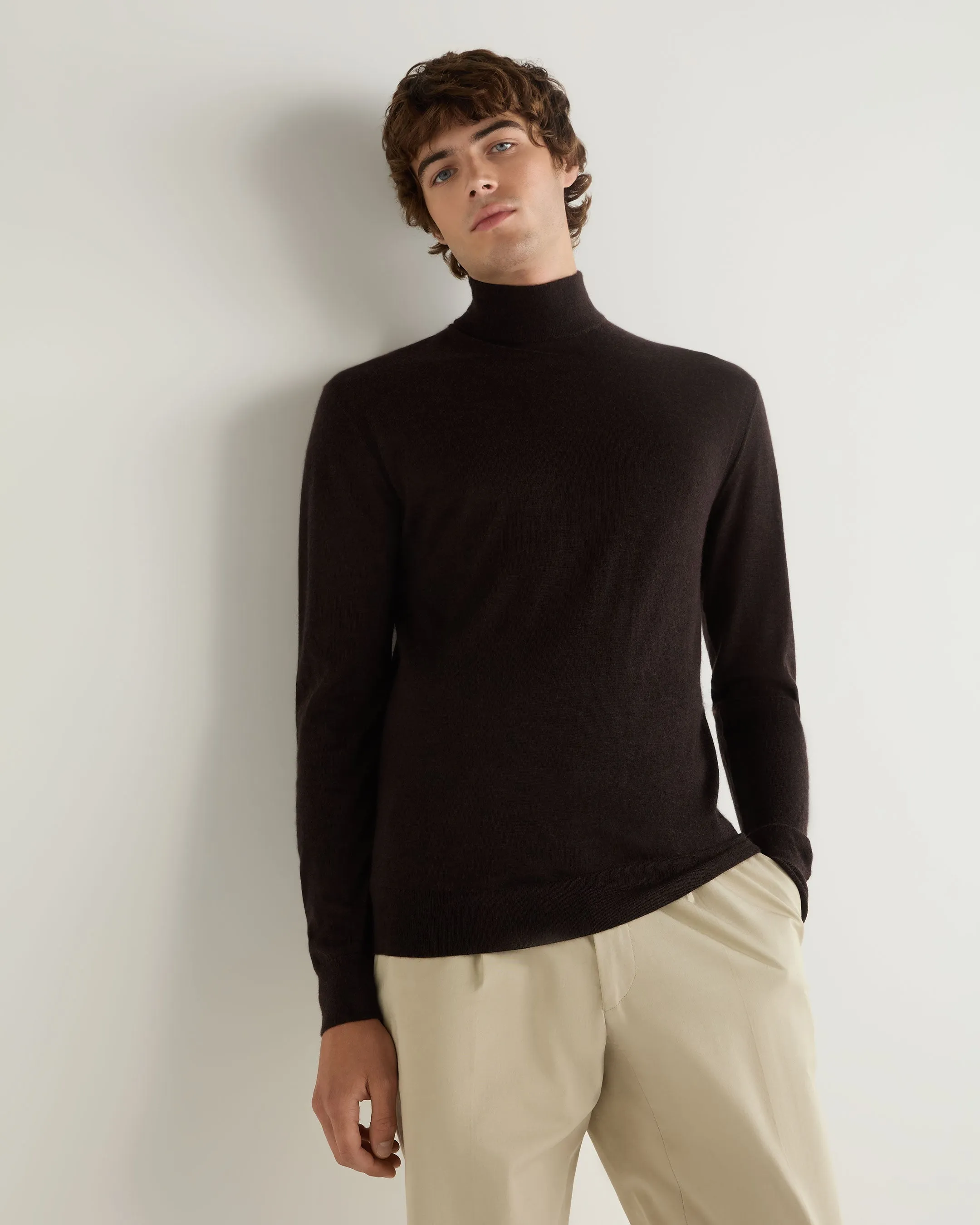 Men's Fine Gauge Cashmere Turtle Neck Sweater Chocolate Brown